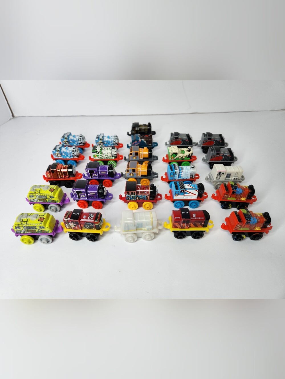 Lot Of 26 Thomas & Friends Minis Assorted Color Toy Train Cars